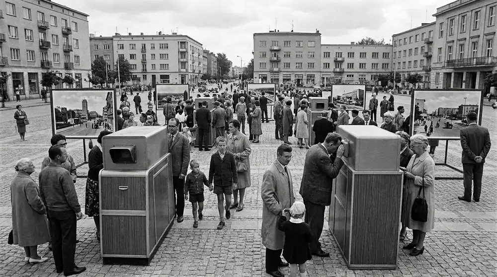 Archiwalny Fotoplastikon na Placu Kaszubskim w Gdyni